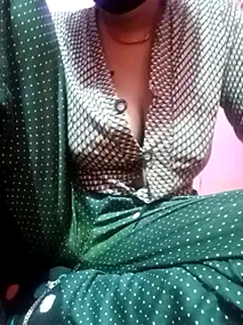 Snapshot of Beautiful_Puja chatting on 03-22-25, 12:17 Beautiful Puja online show from 03-22-25, 12:17