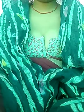 Snapshot of Beautiful_Puja chatting on 03-23-25, 04:05 Beautiful Puja online show from 03-23-25, 04:05