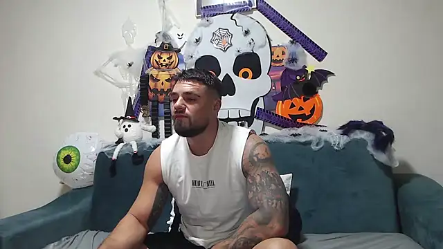 Tiberius hunk online show from 10-26-25, 05:13