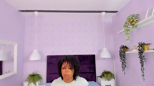 Hanaahquinn online show from 10-06-25, 11:51