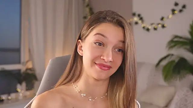 UdelaHathorne online show from 09-12-25, 04:18