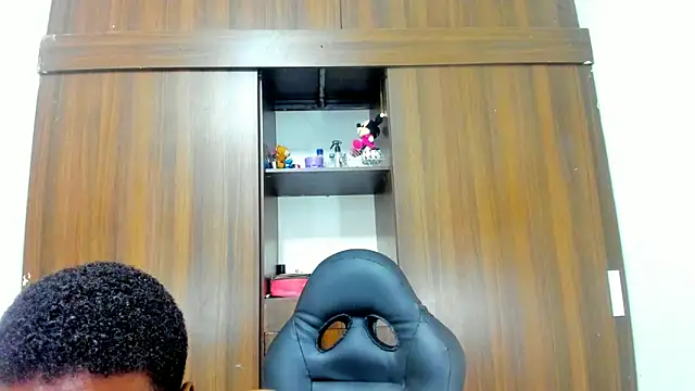 Snapshot of Dreamastercum_ chatting on 09-13-25, 08:08 Dreamastercum online show from 09-13-25, 08:08