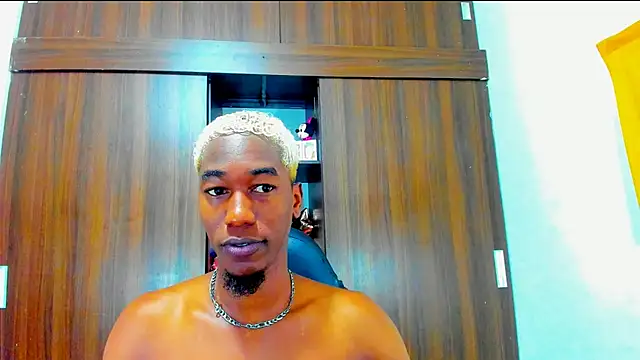 Snapshot of Dreamastercum_ chatting on 11-03-25, 10:10 Dreamastercum online show from 11-03-25, 10:10