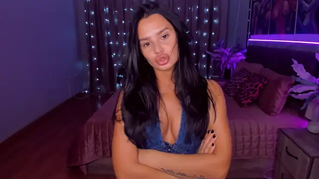 DanaSincere online show from 03-18-25, 06:57