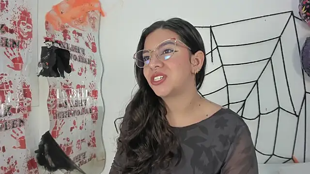 emilyy cooperr online show from 10-15-25, 12:05