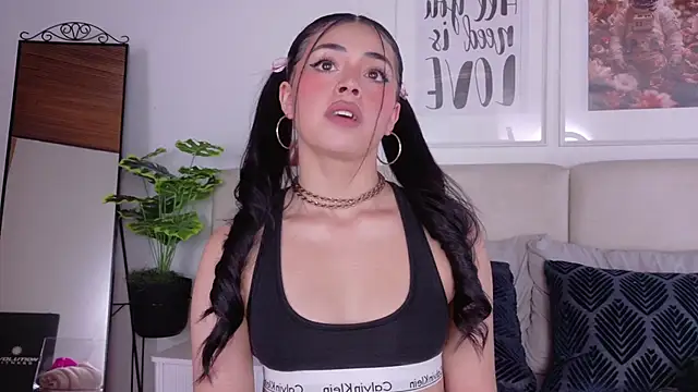 Snapshot of SaritaBratz chatting on 02-25-26, 08:51 SaritaBratz online show from 02-25-26, 08:51