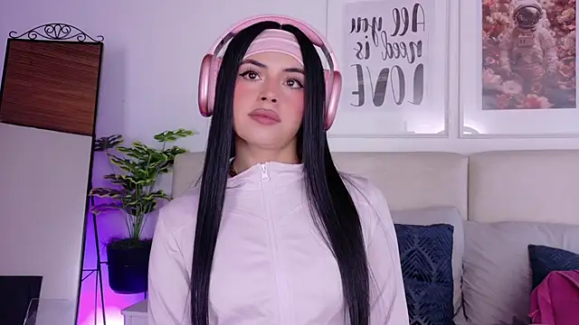 Snapshot of SaritaBratz chatting on 02-28-26, 09:05 SaritaBratz online show from 02-28-26, 09:05