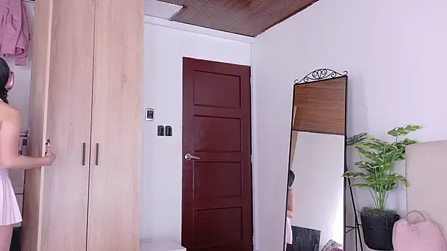 Snapshot of SaritaBratz chatting on 03-02-26, 08:48 SaritaBratz online show from 03-02-26, 08:48