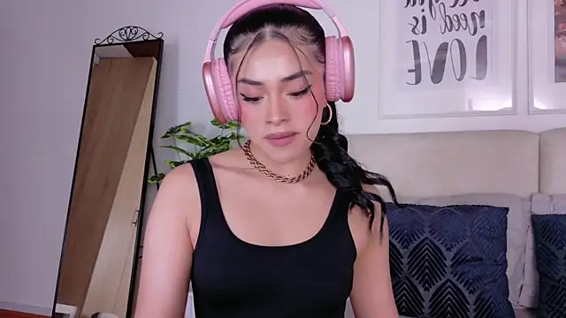 Snapshot of SaritaBratz chatting on 03-05-26, 08:49 SaritaBratz online show from 03-05-26, 08:49