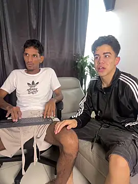 Snapshot of Miguel_bigcock chatting on 02-04-26, 10:04 Miguel bigcock online show from 02-04-26, 10:04