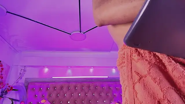 Jonas Rivers online show from 10-18-25, 01:12