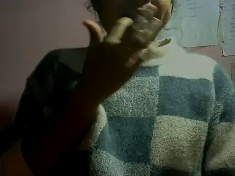 Snapshot of mayra89 chatting on 12-05-25, 02:47 mayra89 online show from 12-05-25, 02:47