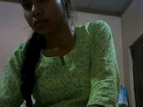 Snapshot of mayra89 chatting on 03-12-26, 04:02 mayra89 online show from 03-12-26, 04:02