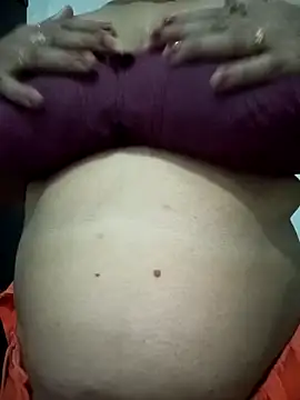Snapshot of Neha-Bhabhi-Rasily chatting on 04-26-26, 04:37 Neha-Bhabhi-Rasily online show from 04-26-26, 04:37