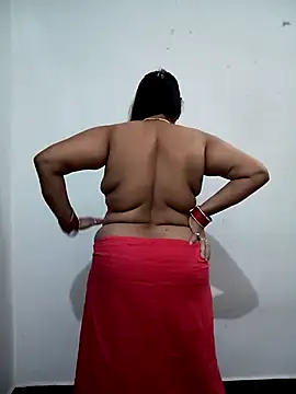 Snapshot of Neha-Bhabhi-Rasily chatting on 05-05-26, 03:47 Neha-Bhabhi-Rasily online show from 05-05-26, 03:47
