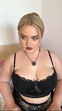 Snapshot of April_Vancee chatting on 04-16-26, 12:06 April Vancee online show from 04-16-26, 12:06