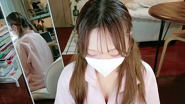 mami-pokoch online show from 10-03-25, 01:08