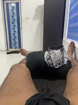 Snapshot of stranger__king786 chatting on 03-05-25, 03:08 stranger king786 online show from 03-05-25, 03:08