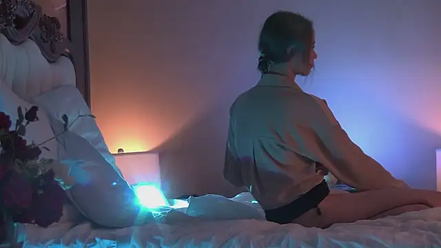 Amanda River online show from 11-24-25, 06:07