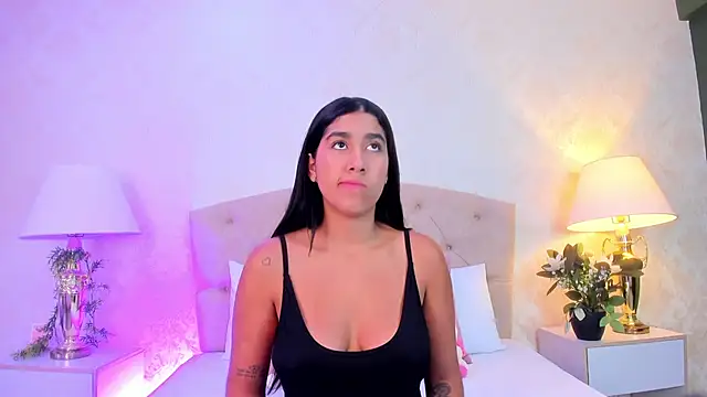 Mia Montess online show from 06-17-26, 12:40