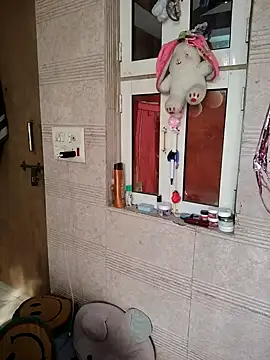 Miss Love25 online show from 12-22-25, 09:39