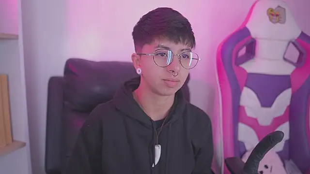 tommy blue online show from 10-11-25, 04:38