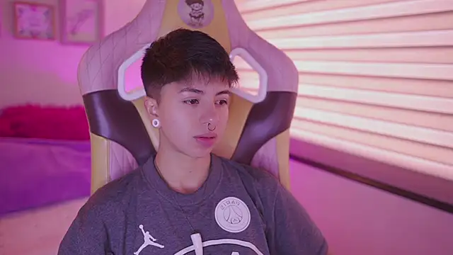 Snapshot of tommy_blue chatting on 03-18-26, 03:15 tommy blue online show from 03-18-26, 03:15