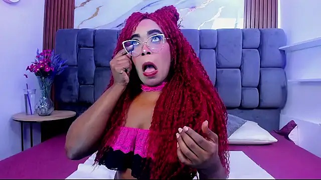 CandyMartinez  online show from 11-21-25, 08:51