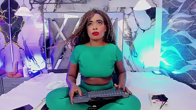 CandyMartinez  online show from 05-07-26, 07:52