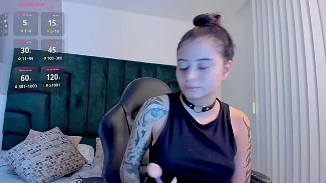 SaskiaGrendel online show from 03-10-26, 12:15