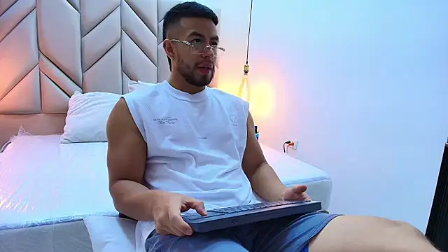 Eithan Connorr online show from 03-16-25, 12:22