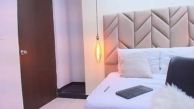 Eithan Connorr online show from 03-18-25, 06:37