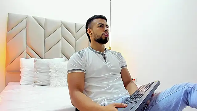 Eithan Connorr online show from 03-22-25, 12:35