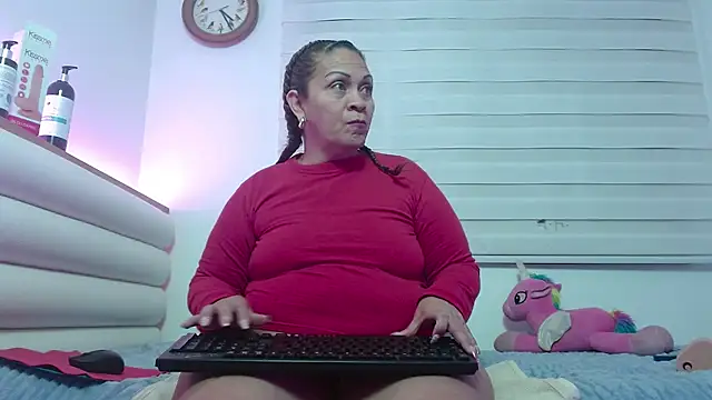 Snapshot of scarlettbooty chatting on 03-22-26, 08:18 scarlettbooty online show from 03-22-26, 08:18