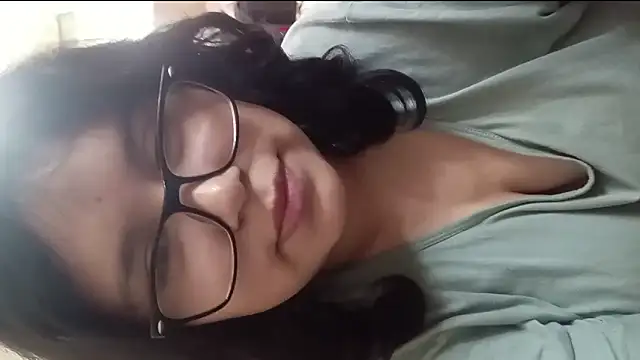 Snapshot of Maferyale chatting on 02-05-26, 05:23 Maferyale online show from 02-05-26, 05:23