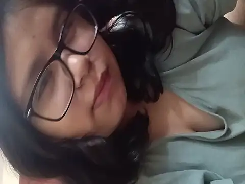 Snapshot of Maferyale chatting on 02-06-26, 05:01 Maferyale online show from 02-06-26, 05:01