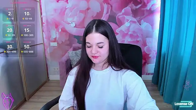 ElinaMils online show from 05-16-26, 06:32