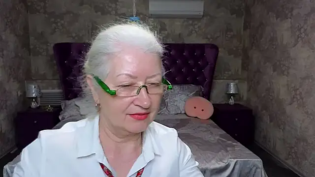 Maya Mayflower online show from 03-12-25, 09:12