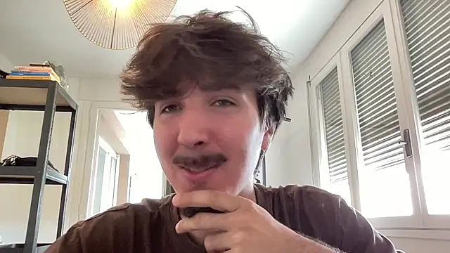 Snapshot of Pierroponey chatting on 06-09-26, 11:11 Pierroponey online show from 06-09-26, 11:11