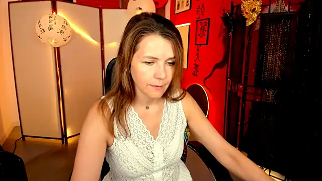 NicoleHitman online show from 05-13-26, 01:41