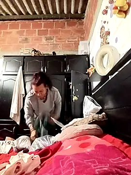 Snapshot of Antonela45 chatting on 10-25-25, 01:35 Antonela45 online show from 10-25-25, 01:35