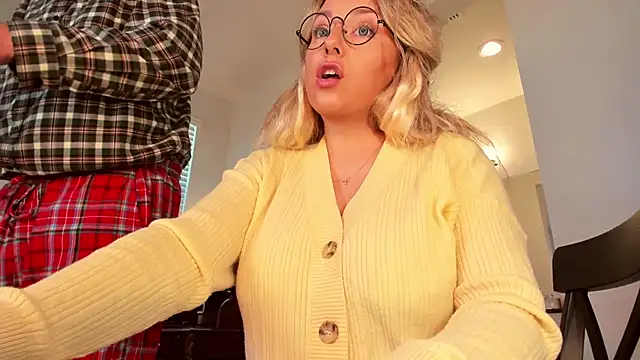 Snapshot of realtoxxxxmaria chatting on 11-08-25, 01:44 realtoxxxxmaria online show from 11-08-25, 01:44