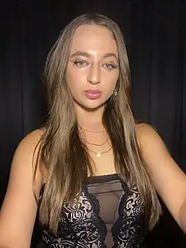 AlisaQSky online show from 07-27-26, 11:45