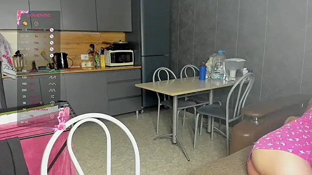 Snapshot of EvaTheHeart chatting on 10-18-25, 03:09 EvaTheHeart online show from 10-18-25, 03:09