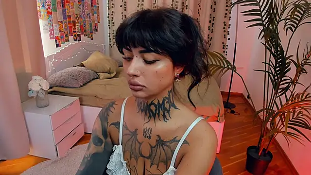 Snapshot of CharimgSabrina chatting on 03-15-26, 06:08 CharimgSabrina online show from 03-15-26, 06:08