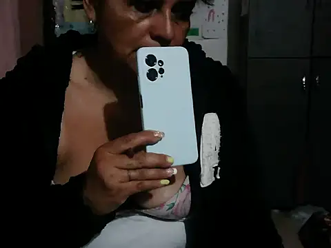 Snapshot of BiancaSteel chatting on 07-02-26, 11:44 BiancaSteel online show from 07-02-26, 11:44