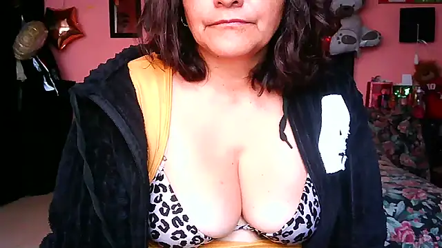 Snapshot of BiancaSteel chatting on 07-22-26, 03:48 BiancaSteel online show from 07-22-26, 03:48
