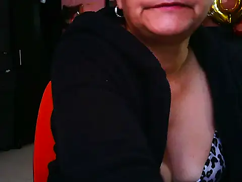 Snapshot of BiancaSteel chatting on 07-28-26, 12:48 BiancaSteel online show from 07-28-26, 12:48