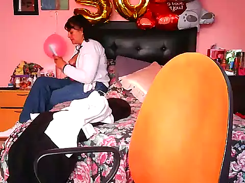Snapshot of BiancaSteel chatting on 07-31-26, 02:38 BiancaSteel online show from 07-31-26, 02:38