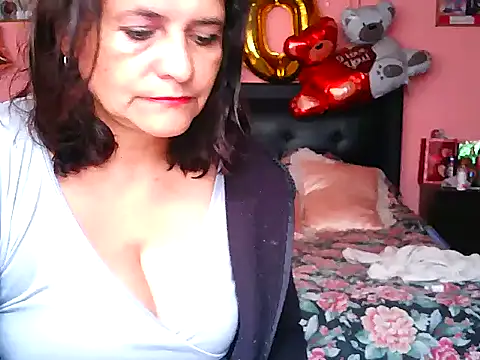 Snapshot of BiancaSteel chatting on 08-06-26, 06:43 BiancaSteel online show from 08-06-26, 06:43